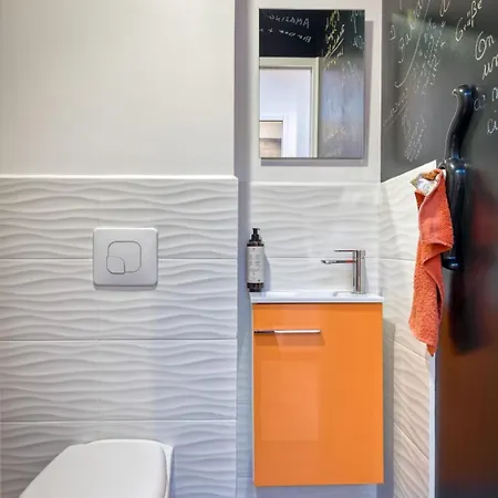 Bruno Charme A Avec Parking Securise