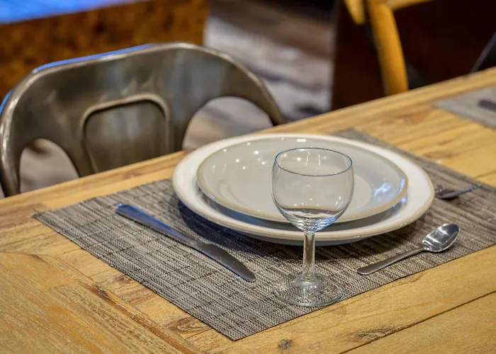 Bruno Charme A Avec Parking Securise