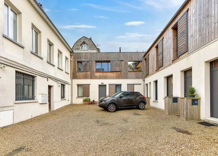 Bruno Charme à Avec Parking Sécurisé