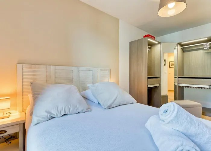 Bruno Charme à Avec Parking Sécurisé *